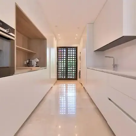 アパート With Sea View In - What'app - 0034-658-266-820 - For Reservations! マルベーリャ